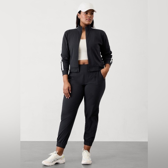 NWT Athleta Brooklyn Black Jogger Size 6/T - Picture 5 of 8